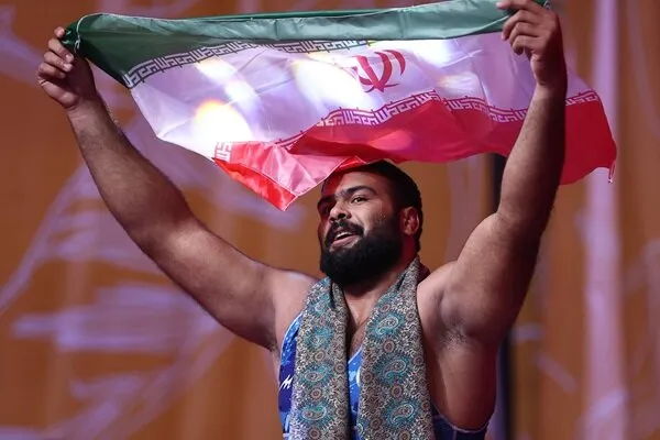 مصطفی طغانی قهرمان کشتی پهلوانی شد مصطفی طغانی قهرمان کشتی پهلوانی شد